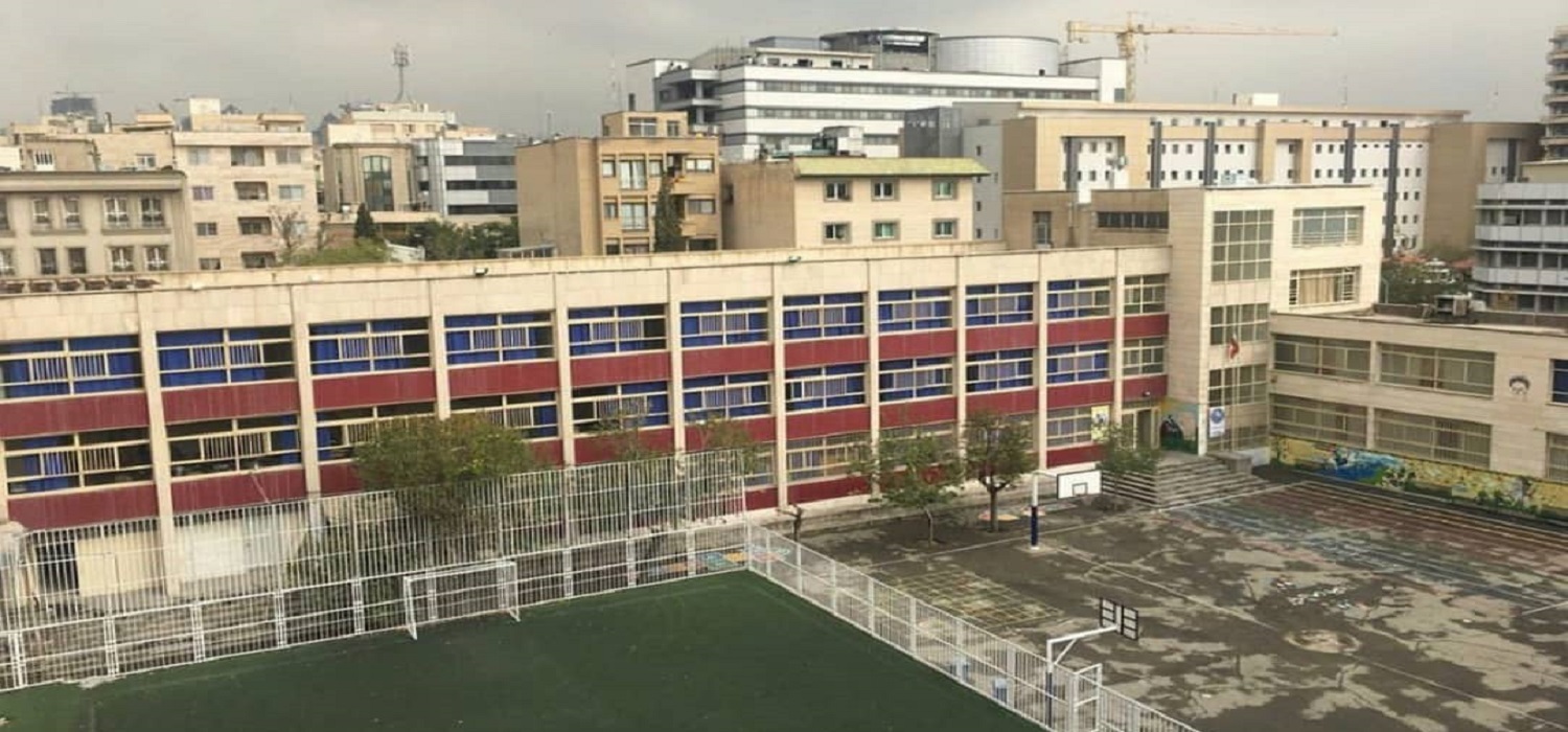 نمایی از مدرسه نوارت گلبنگیان